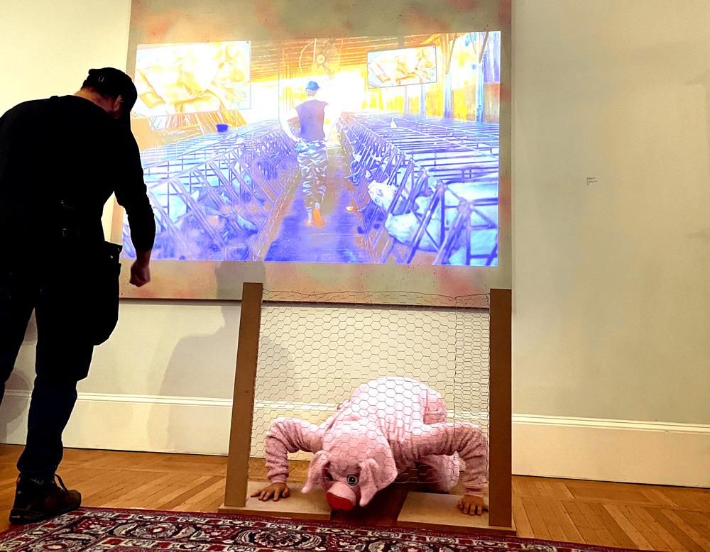 photo 3 from the 20-minutes anti-ICE performance with projection, i’m’migrant